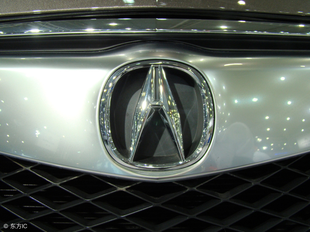 13年迈腾1.8t豪华版现在值得买吗,17年迈腾1.8t豪华版二手车多少钱