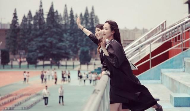 用苹果手机该不该领助学金,大学用苹果手机能申请助学金吗