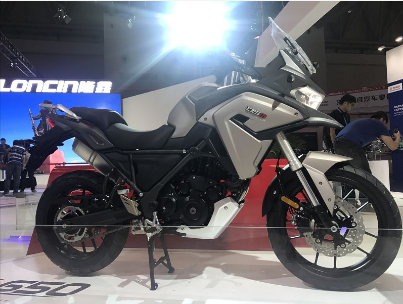 单缸和双缸的视频,250摩托单缸好还是双缸好