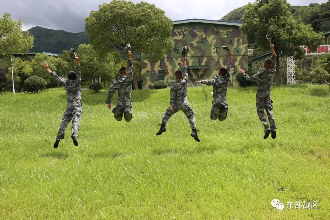 椹奸搩澹板搷璧锋垜鐨勫啗鏃呯敓娑粨鏉熶簡,椹奸搩澹板搷鍛婂埆鍐涜惀