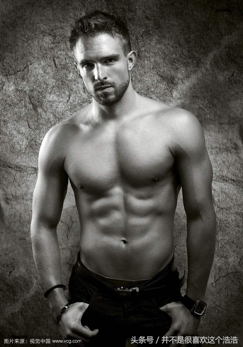 想要胸肌饱满这三个动作一定要会,帮你打造饱满的胸肌