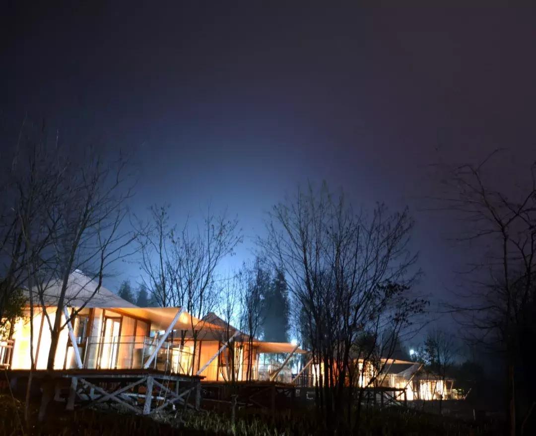 鍥涘窛楂橀搧鐩磋揪宸濊タ鏃呮父鏅偣,鎴愰兘2.5灏忔椂鐩磋揪鍘熷妫灄