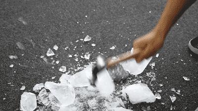 再也不怕碎屏、进水！这手机埋土里、放锅里煮都能用，网友：过瘾