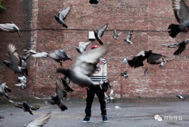 一份报纸打上Logo身价暴涨70倍？YOHOOD告诉你潮牌的魅力在哪里