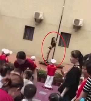 幼儿园家长退学事件,家长称涉事园长已被停职道歉