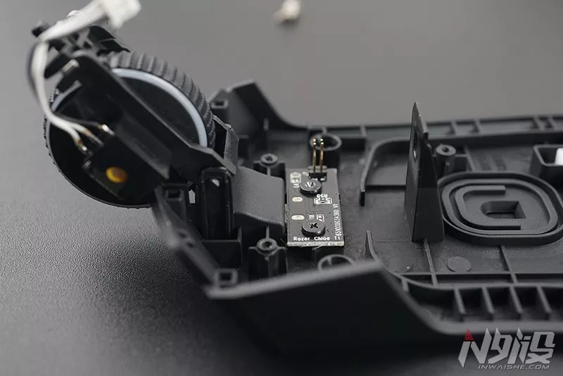 雷蛇曼巴眼镜蛇无线版用什么微动,雷蛇曼巴眼镜蛇无线版鼠标掉帧