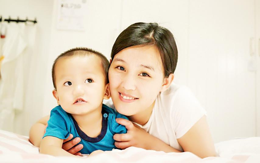 如何陪两岁宝宝玩耍,怎么能让两岁调皮小宝宝听话