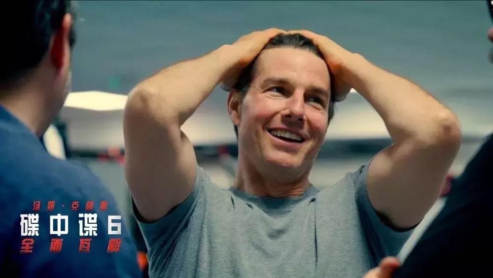 汤姆克鲁斯壮志凌云摩托车,汤姆克鲁斯开飞机