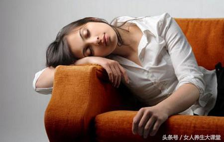 刚走了大姨妈，又迎来妇科病，这4个征兆你中标了吗？