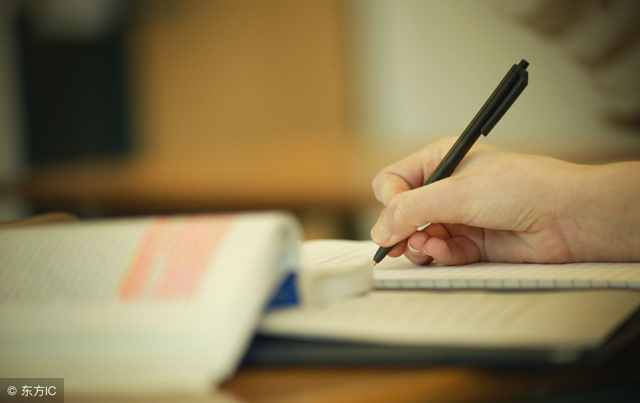 中小学校园现有偿互助：借笔记5元/次，没钱用橡皮薯片换