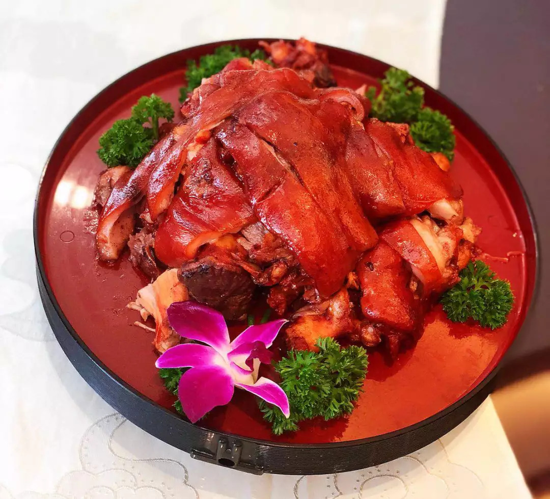 王炸！大连10家饭店鲜活海鲜组队放价，顾客自发早9点来排队！