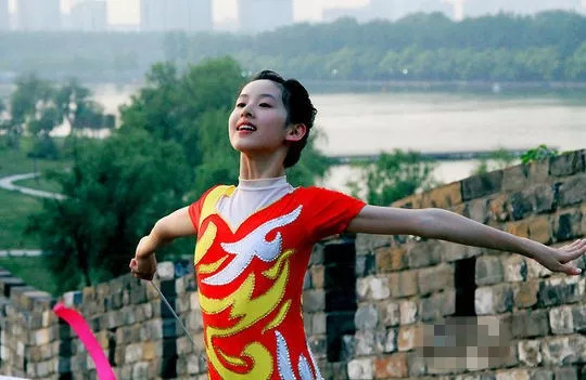 如何评价章泽天的,章泽天到底有多清醒