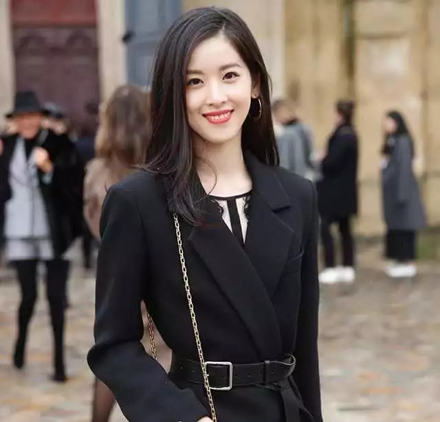 如何评价章泽天的,章泽天到底有多清醒