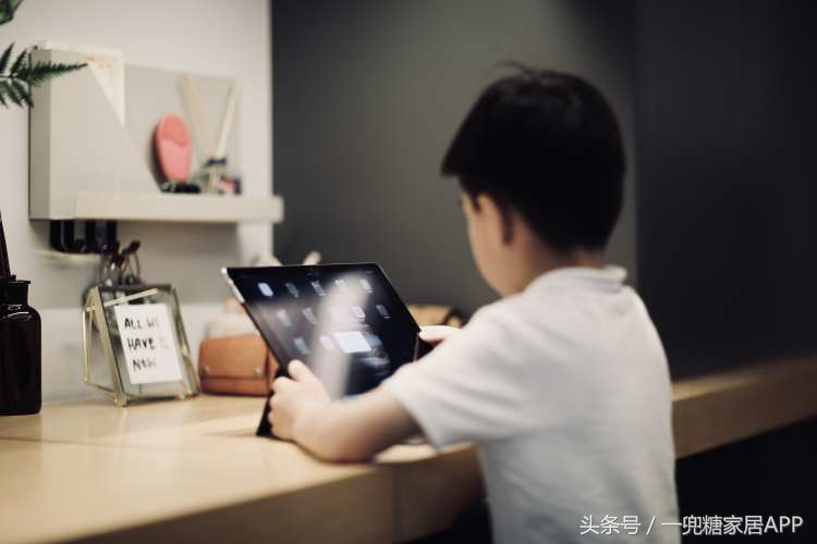 为了2个娃,我183㎡的家,没一个凸出来的柜门把手