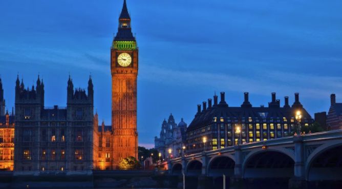 秦皇岛大街人山人海夜景,秦皇岛晚上热闹
