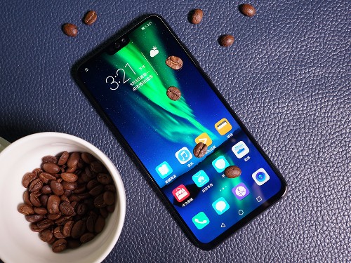 荣耀8X真机图赏，麒麟710，2000+200W双摄，4+64G，售价1399元