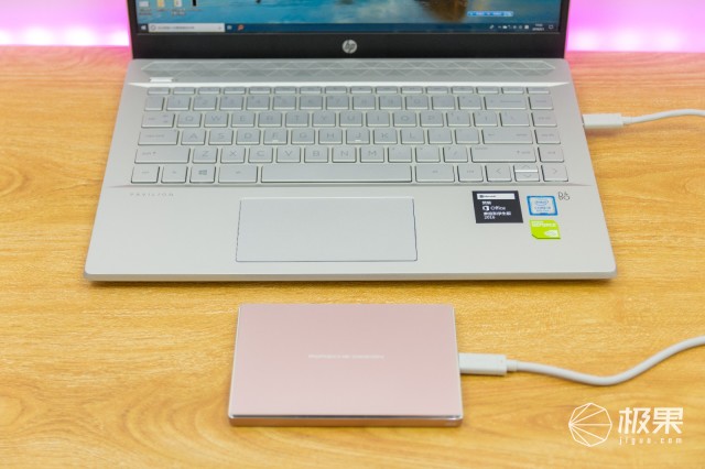 精致纤薄、高效稳定，LaCie保时捷设计2TB移动硬盘测评