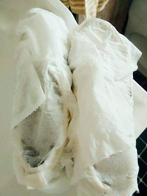 如何在潮湿的季节让鞋子快速干,阴天怎样让鞋子快速风干的小妙招