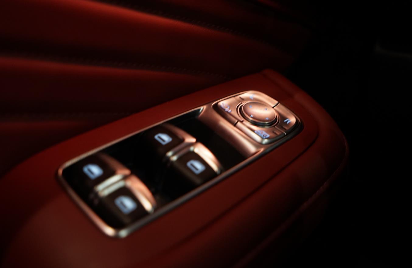 名爵hs指导价1198,名爵hs正式上市颜值配置双拳出击