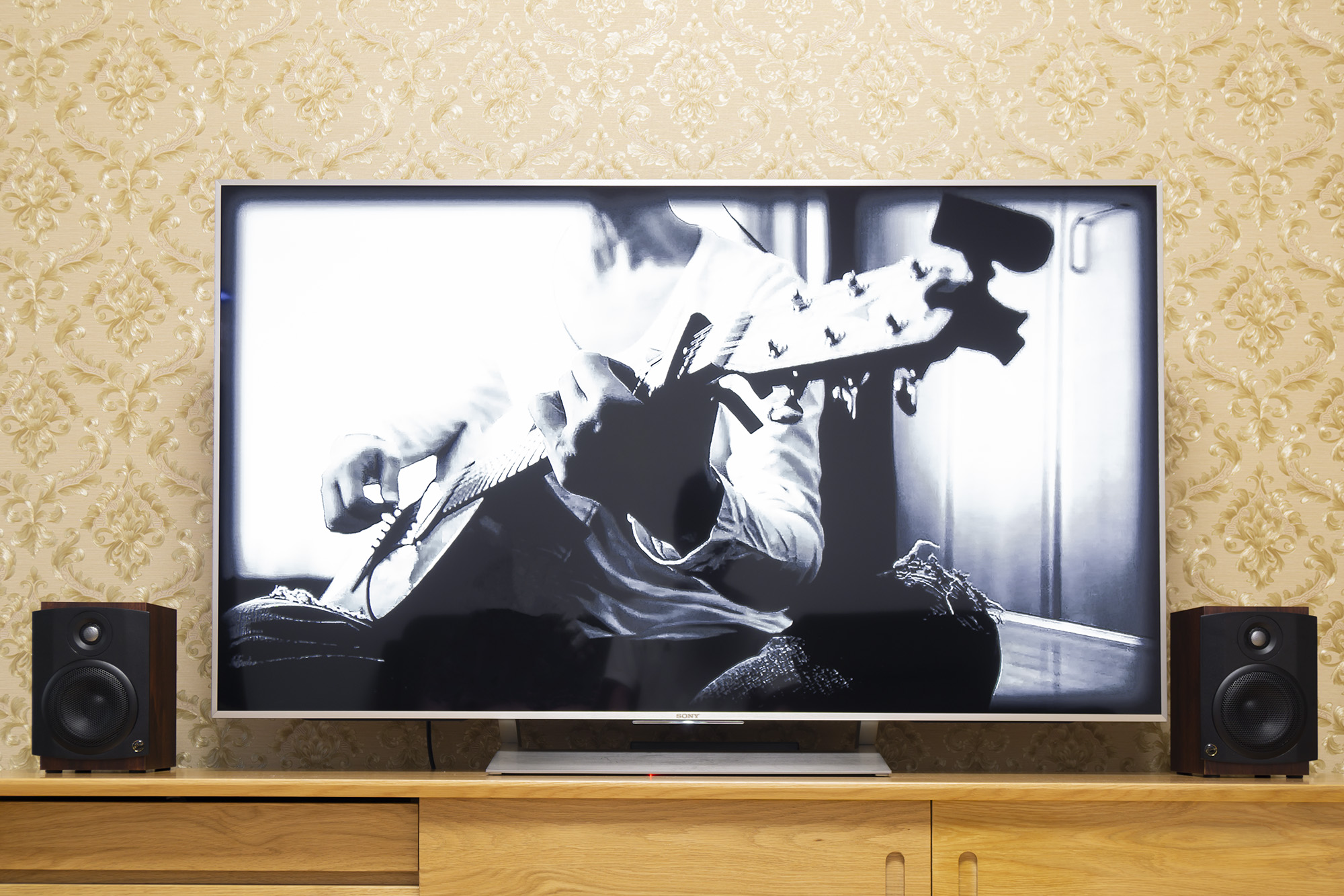 惠威m80wvsthethree,惠威2.0旗舰音箱