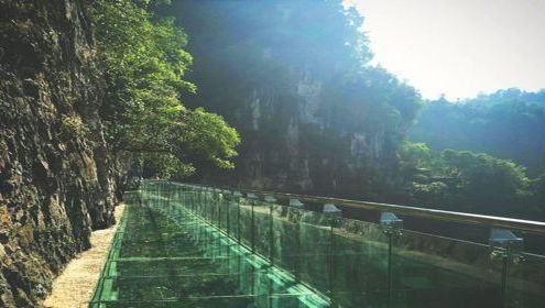 张家界天门山玻璃栈道玻璃受损,张家界天门山玻璃栈道哪个最刺激