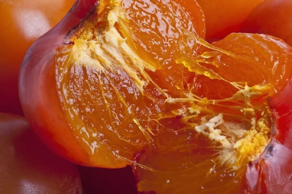 柿子和红薯一起吃,为什么肚子会胀气?教你正确的吃柿子办法