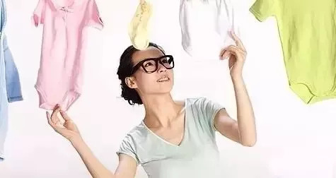 不随意掰开手指，不剪眼睫毛，不拧捏脸蛋，新生儿还有什么需要注意的？这篇文章告诉你~