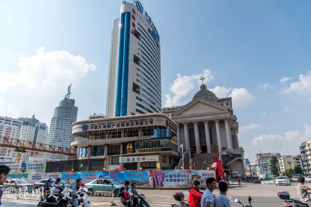 一天卖3万杯的奶茶,一天卖2000多杯奶茶