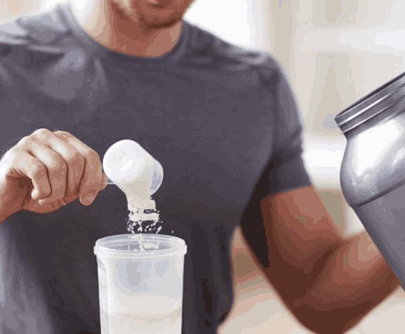 健身新手练多久吃蛋白粉,健身饮食增肌粉怎样吃