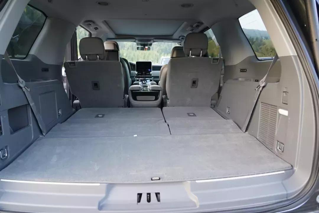 林肯领航员评测试驾视频,试驾评测2022款林肯领航员总统版