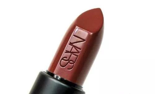 妆容分享秋冬暖意红唇妆,秋冬妆容彩妆好物推荐