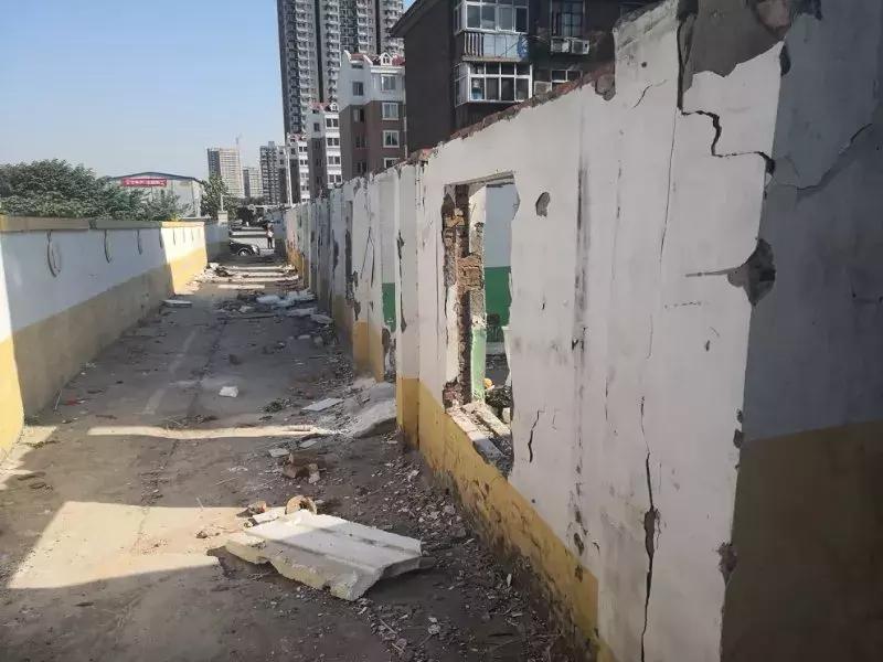 现场直播拆违建,复兴区拆违建最新消息