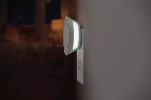 老人摔倒后正确的处置方法,老人摔倒了如何正确急救