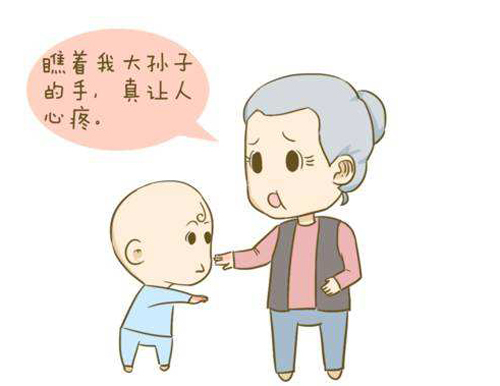 新生儿脱皮宝妈怎么做,新生儿褶皱处脱皮发红如何护理