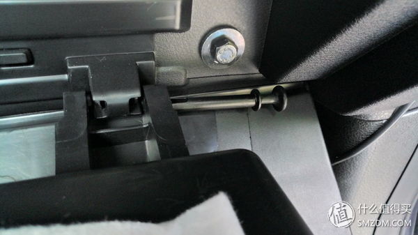 帝豪gs空调滤芯更换教程,吉利帝豪gs空调滤芯正反