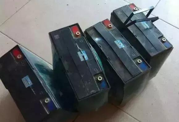 电动车电池充不进不去怎么办,电动车充不满电老是红灯怎么回事