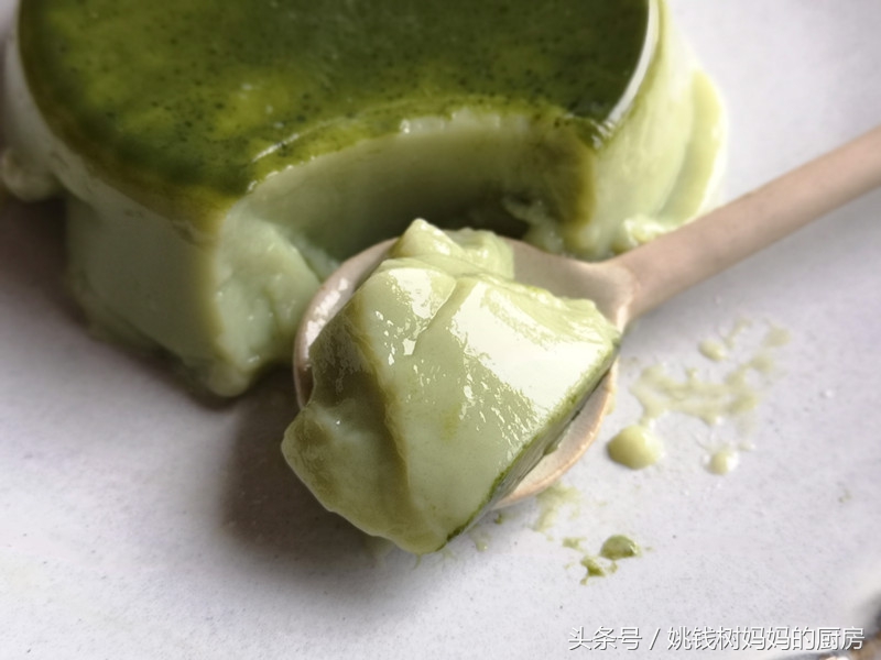 这款甜品不用烤箱、不用平底锅，做法特简单，烘焙新手也毫无压力