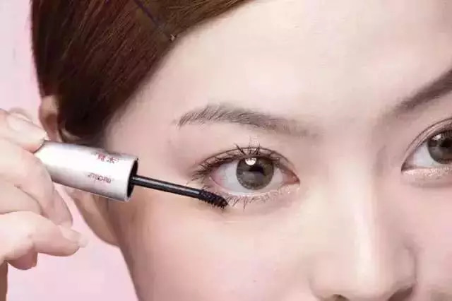 童婷美丽课堂：睫毛膏正确刷法，90%的人都刷错了？