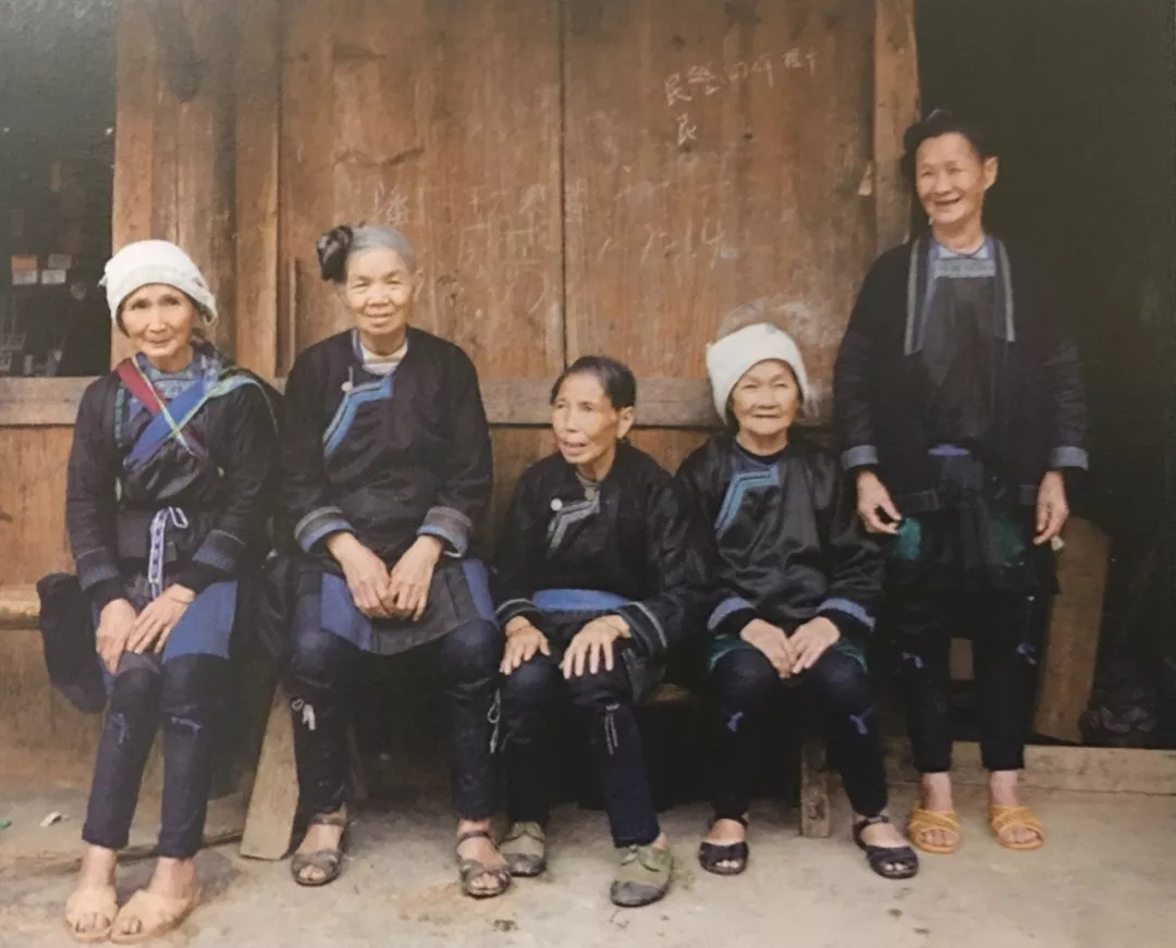 广西壮族服饰,广西百色壮族服饰