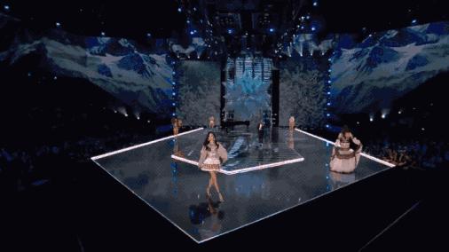 奚梦瑶刘雯同时走维密,维密刘雯奚梦瑶2018