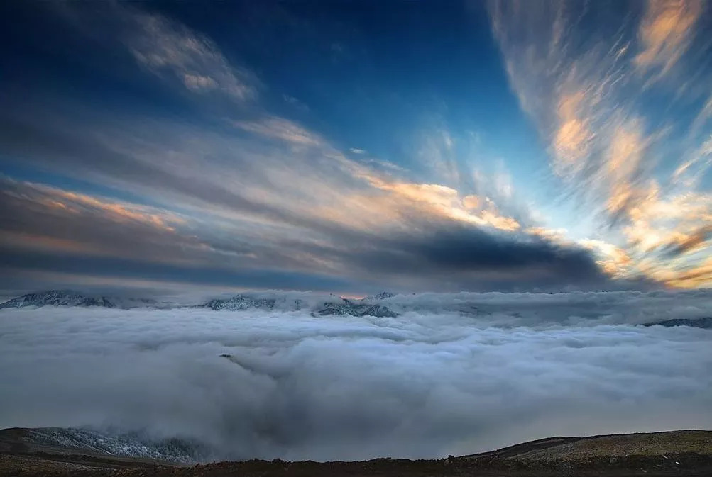 川西不次于牛背山的观景平台,比牛背山更近的贡嘎观景平台