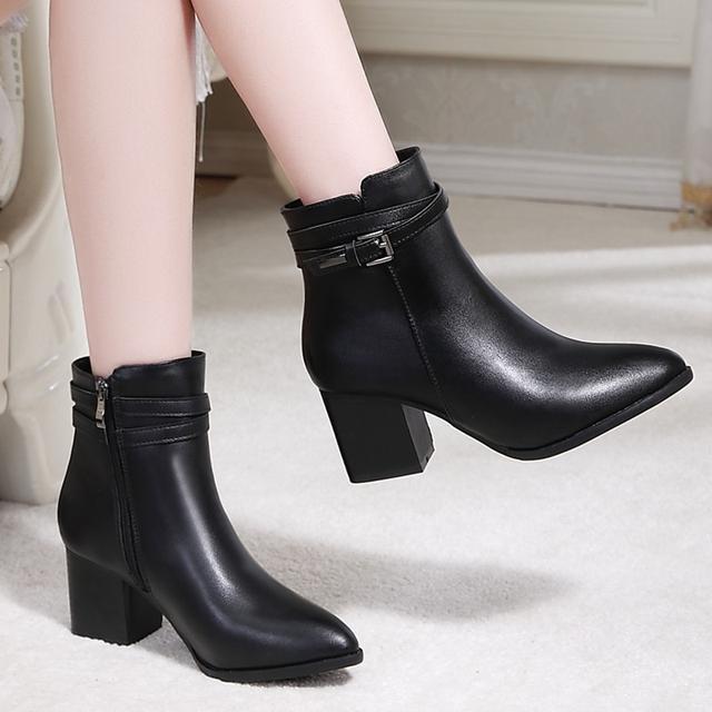 女人再穷也要穿得漂亮,女人再穷也要有双马丁靴