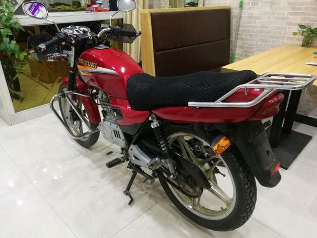 豪爵铃木钻豹125跑不快,豪爵铃木钻豹125的百公里油耗