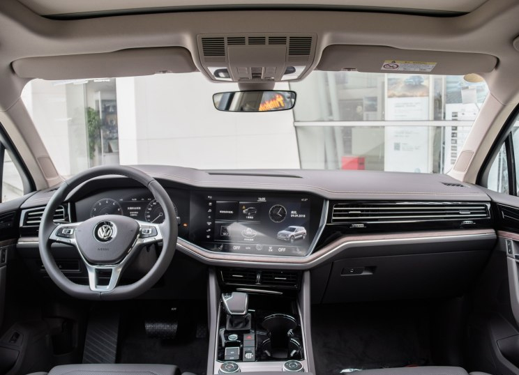 大众旗舰suv途锐几座车,硬派越野旗舰级suv全新一代途锐