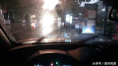 车内前玻璃油膜清除的最佳方法,玻璃油膜清除的最佳方法