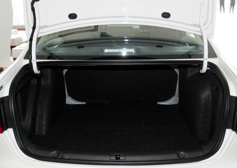 5万左右可以入手哪年的朗逸,5万预算买二手朗逸还是桑塔纳