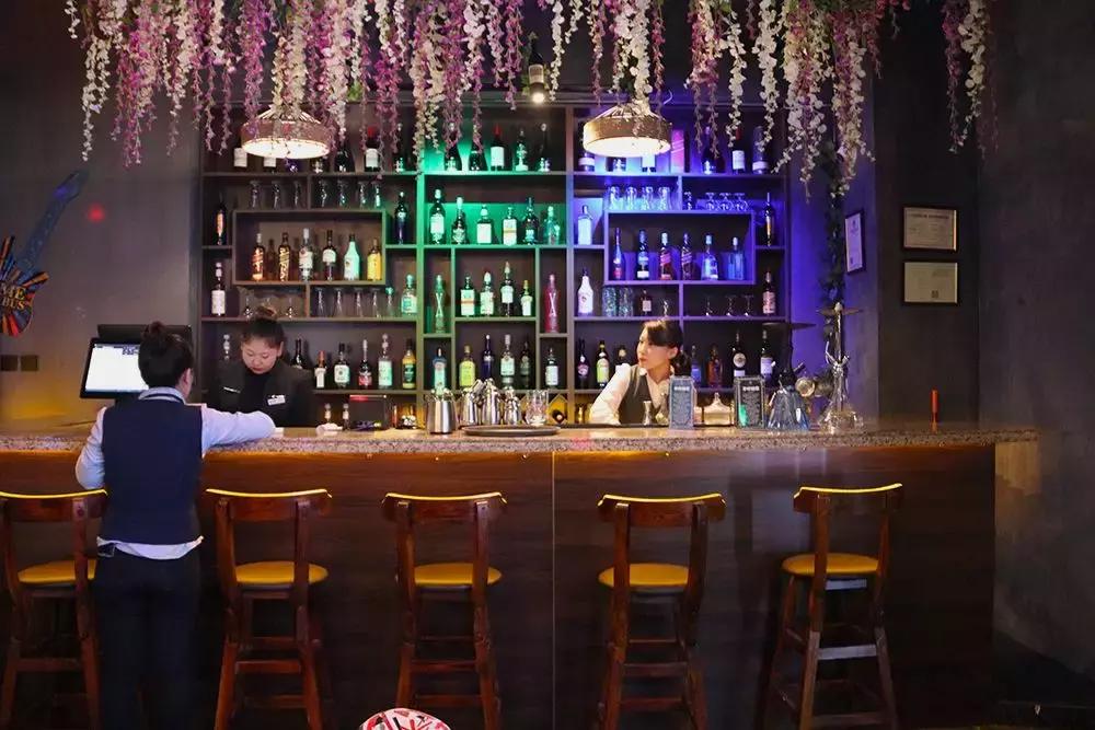 单身的小姐姐都在这里找到另一半！长春这家酒吧化身月老？