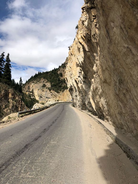 女骑士大踏板摩旅318川藏线 (318川藏线天堂之路)