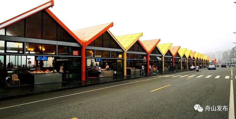 渔港码头海鲜批发市场搬到哪里了,沈家门渔港小镇特色街区