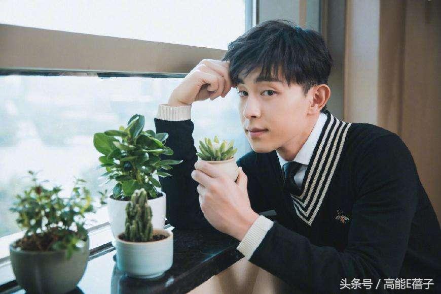 围观邓伦后援会的小学鸡平账水平后，我想给他们集资点智商